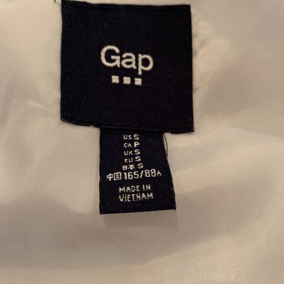 Gap Puffer Vest Size Small - Picture 4 of 4